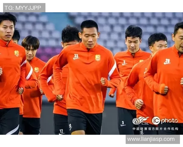 重庆足球队在全国耐力排行榜中荣登第五名展现出强大实力与拼搏精神